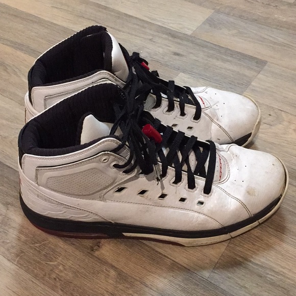 Air Jordan Ol’ School B&W Basketball Shoes - Picture 4 of 4